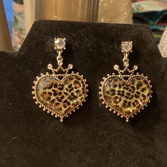 Faux Tortoise Shell Gold Tone Earrings. - Picture 1 of 7